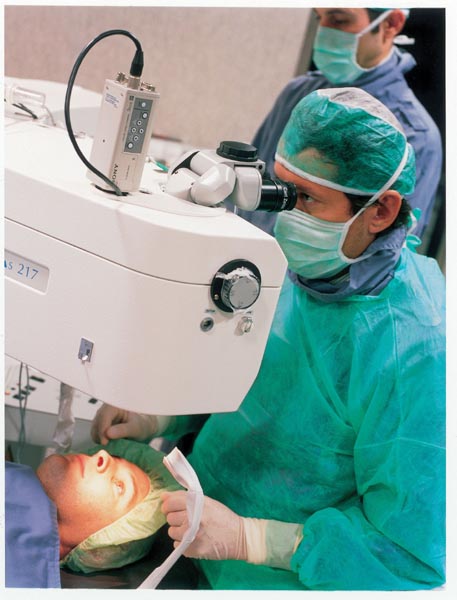 Trasplante de cornea total o lamelar (dmaek, dsaek)